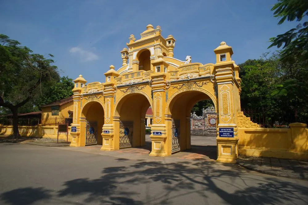 citadelle hue vien co mat tam toa_1000