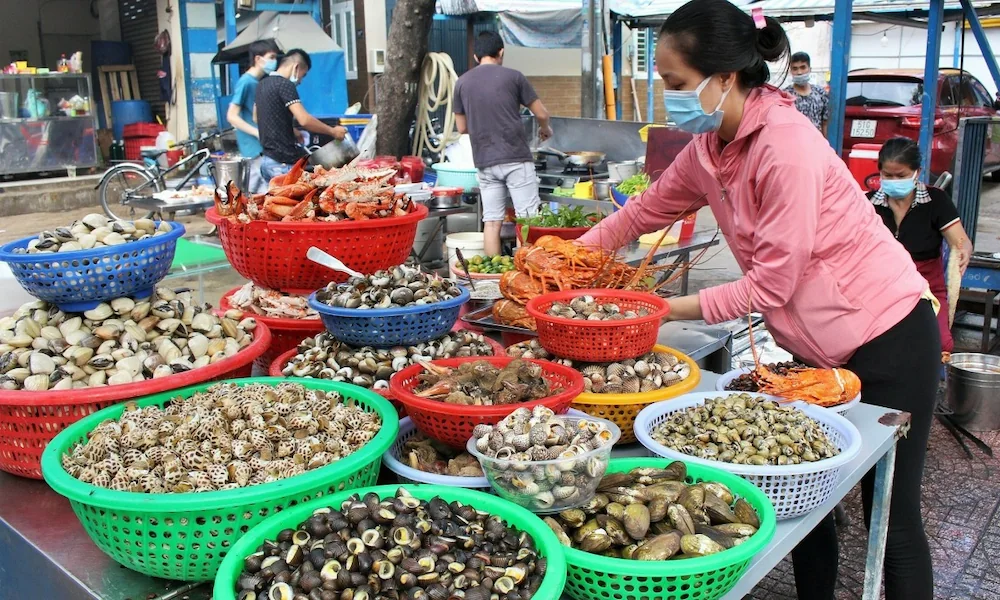 ho chi minh ville escargots