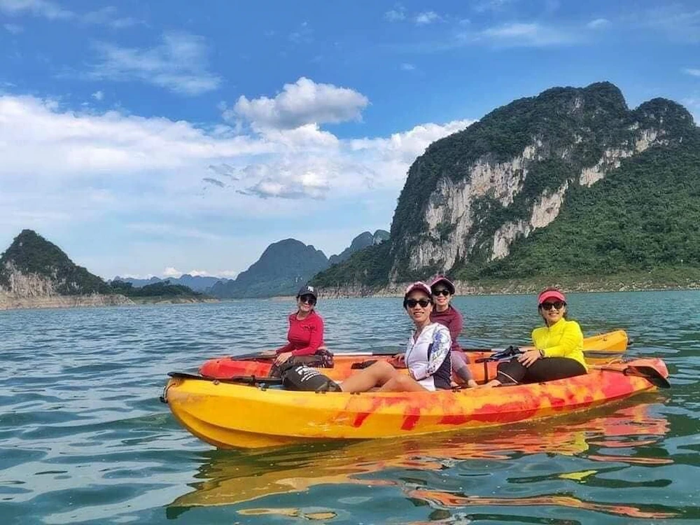 mai chau kayak