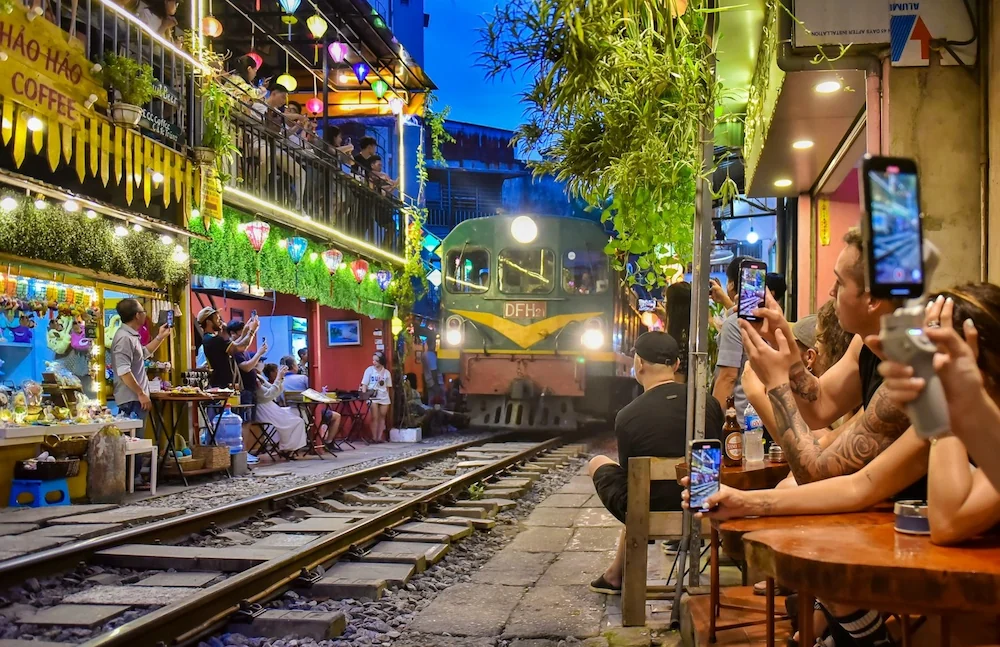 rue du train hanoi 2