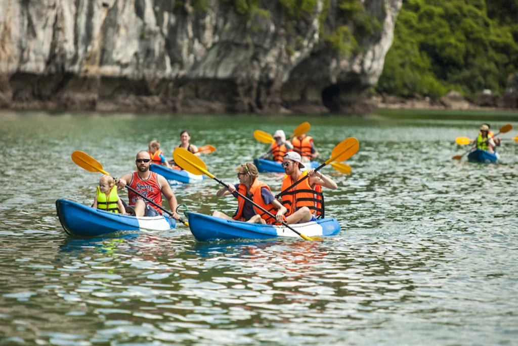 halong kayak