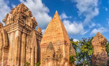 tour cham de ponagar