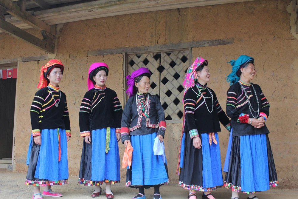 costume ethnie vietnam_