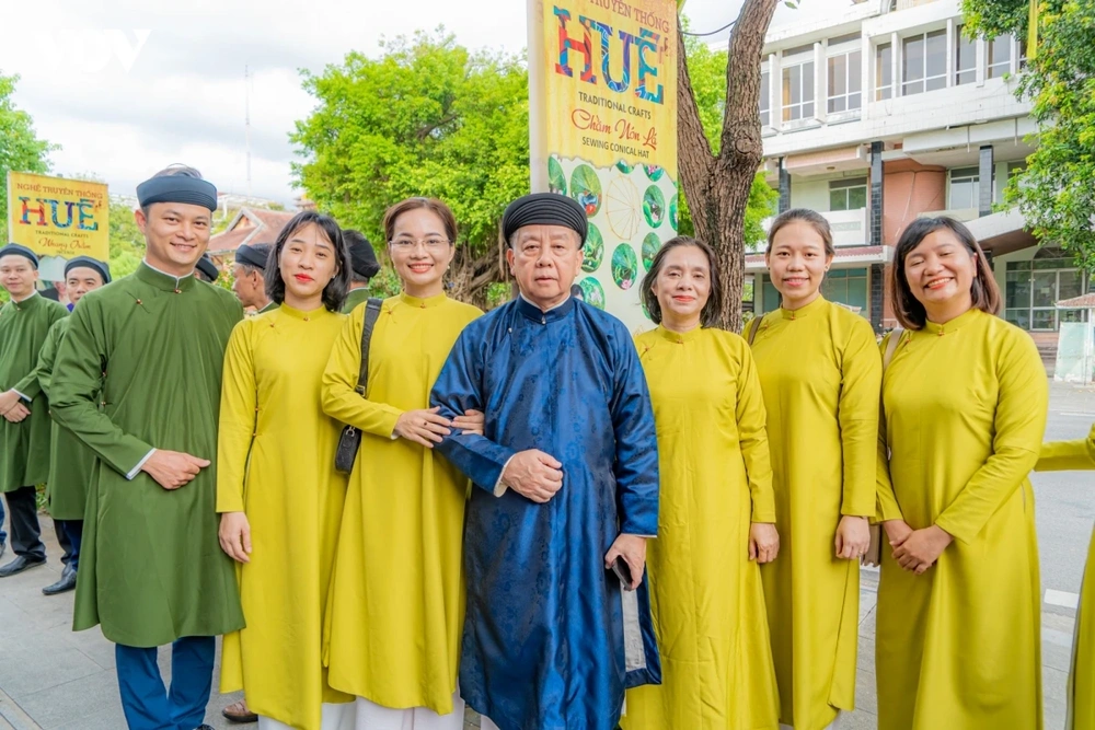 ao dai hue 3_1000
