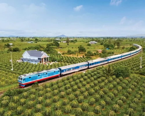 train vietnam saigon binh thuan